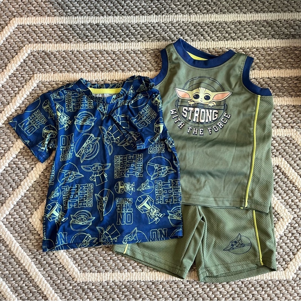 2T Disney Star Wars Baby Yoda 3 piece activewear set.